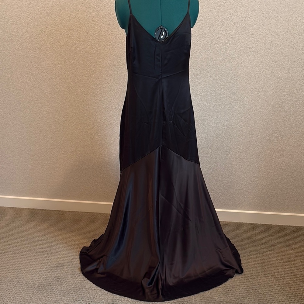 Lulu's Black Spaghetti Strap Sleeveless Maxi Gown